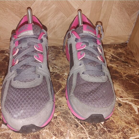 Nike women's Dual fusion St 2 running shoes gray size 8.5. A60 - Picture 7 of 11